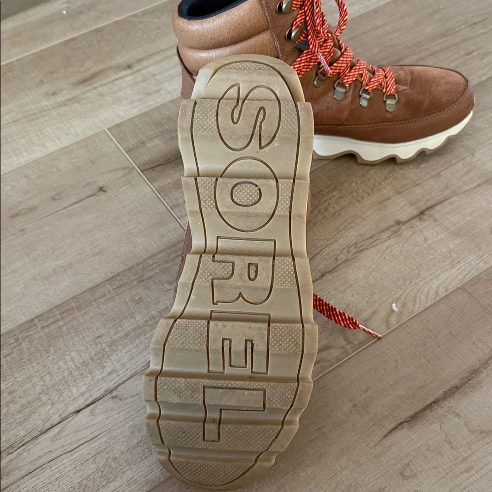 Women’s Sorel Kinetic Waterproof Boots - Picture 6 of 8